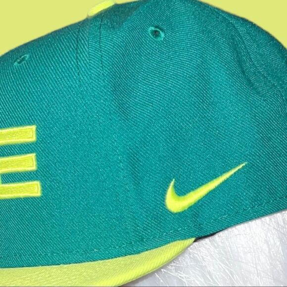 Nwot Nike elite green and lemon yellow cap! - Picture 3 of 10